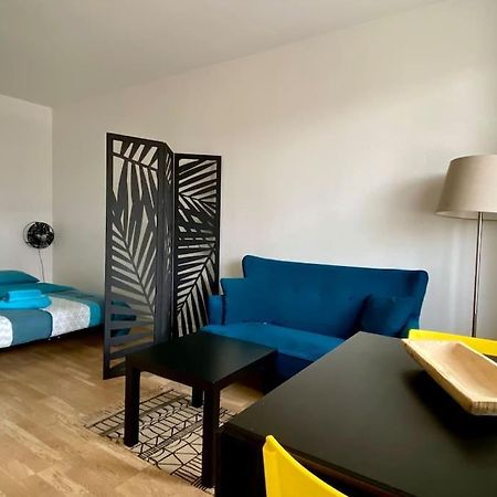 Beau Studio Cosy Et Calme - Face A La Gare De Rosny-Sous-Bois - 20Mn De Paris Et Disneyland Экстерьер фото